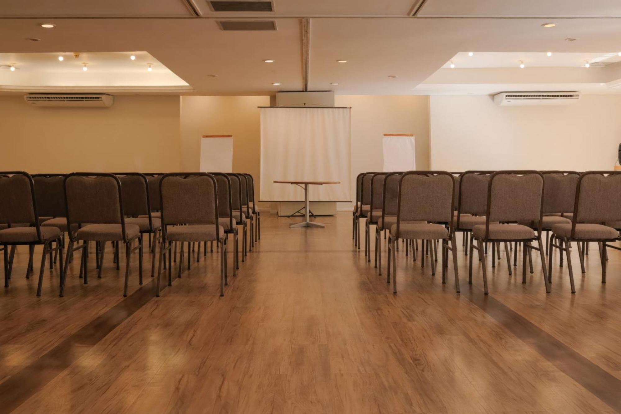 Carlton Plaza Baoba Hotel Taubate Exterior photo